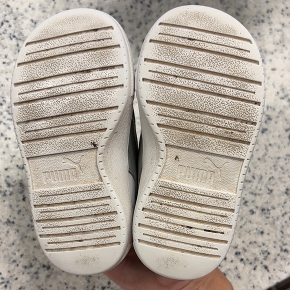 Puma Black and White Toddler Sneakers with Red Accents - Picture 6 of 8